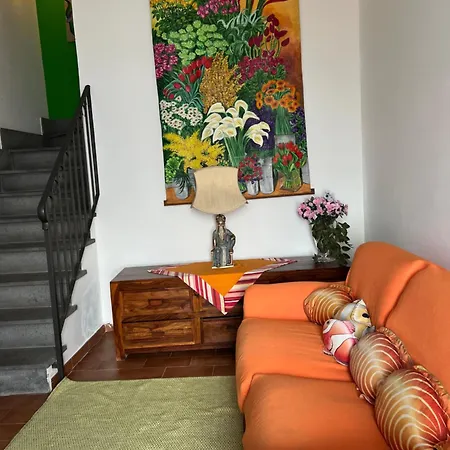 Dom wakacyjny Casa Calandra *